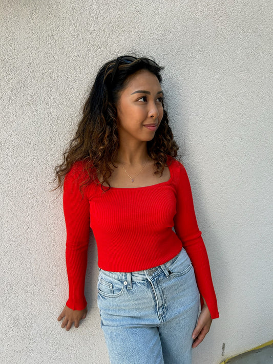 VMAURA Pullover - High Risk Red